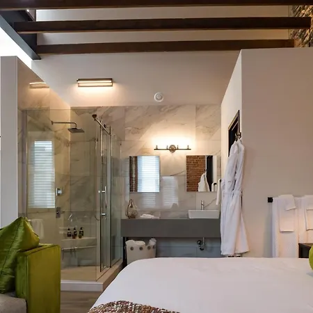 48 King West Boutique Hotel-3